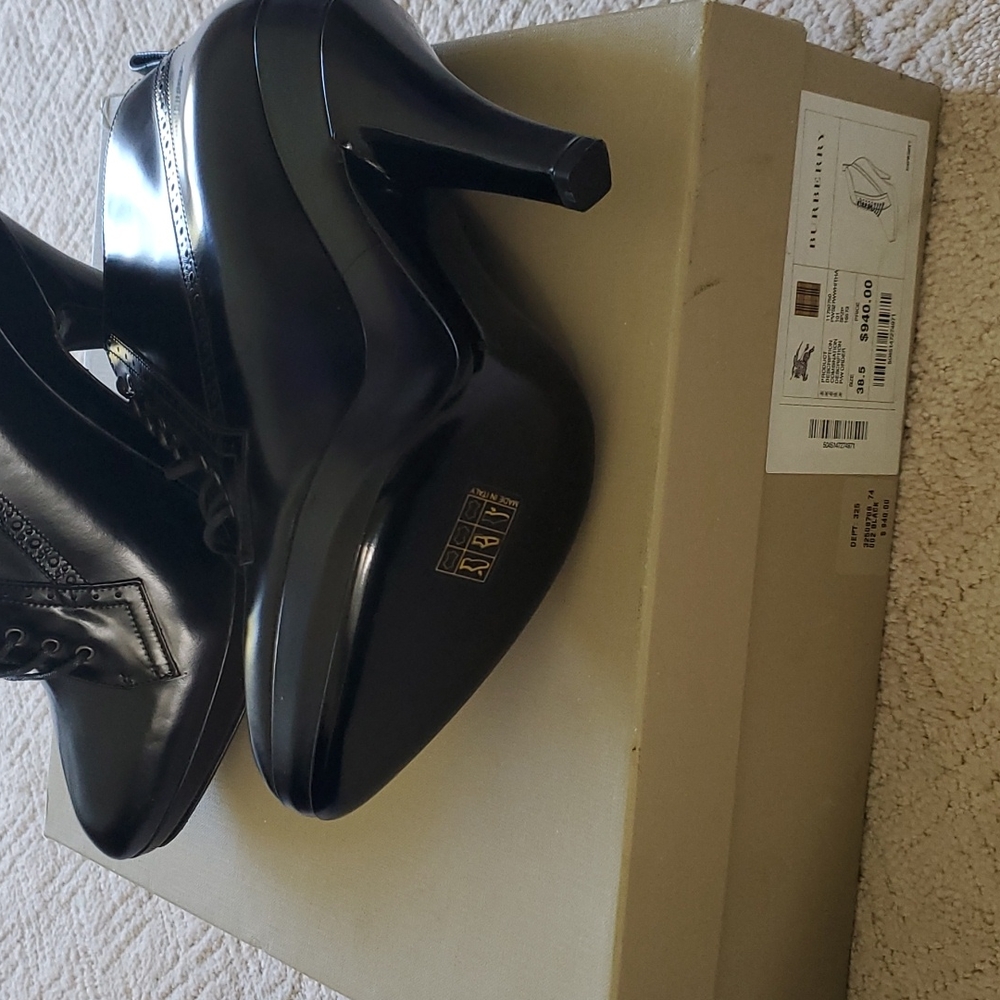 Burberry lace up ankle boots